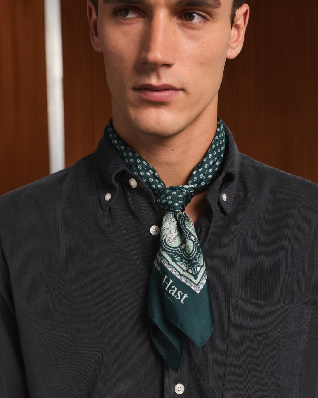 Foulard en soie vert à motif