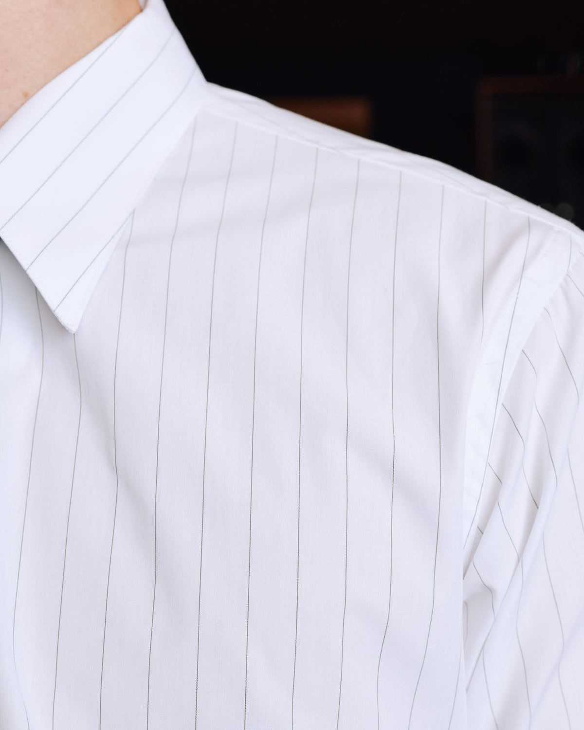 Chemise en coton blanc à rayure verte