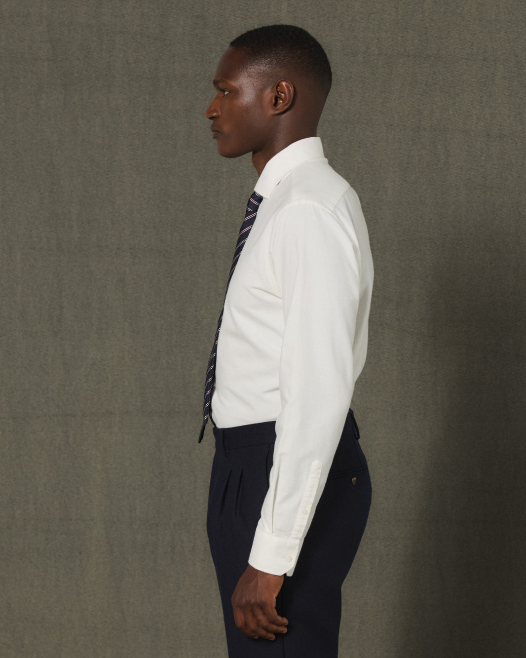 Chemise formelle en flanelle de coton blanc