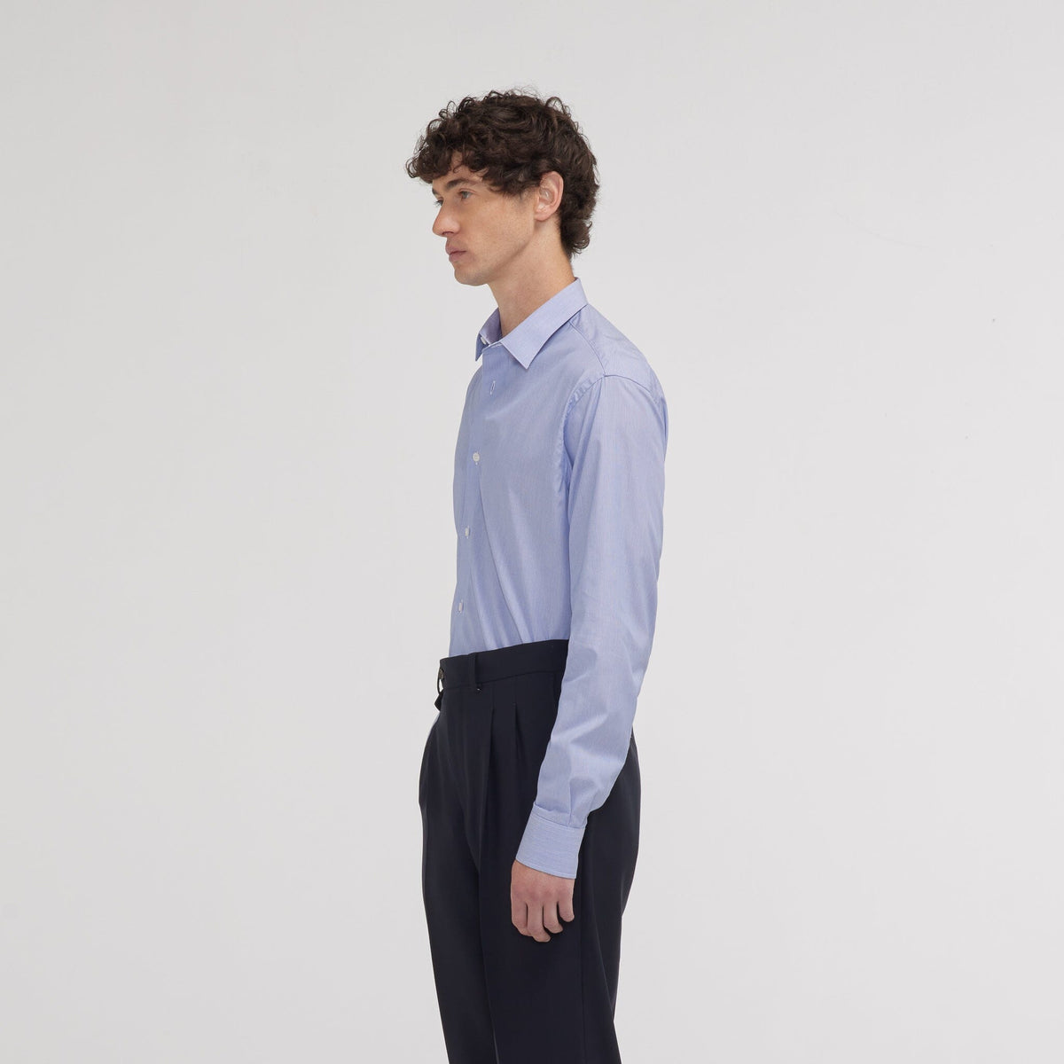 Chemise cintrée en popeline faux-uni à fines rayures bleues