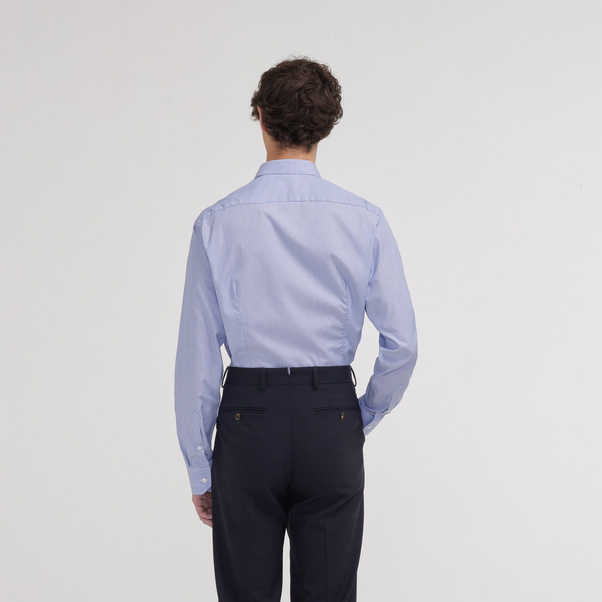 Chemise cintrée en popeline faux-uni à fines rayures bleues
