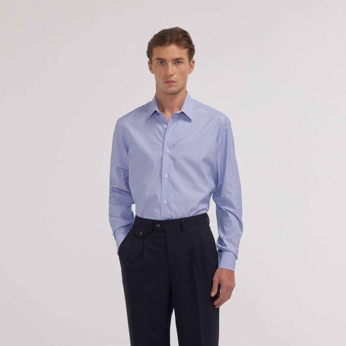 Two-ply poplin shirt with fine blue false-solid stripes