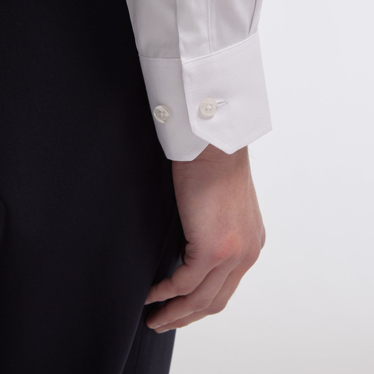 Tailliertes weißes Hemd aus Twill