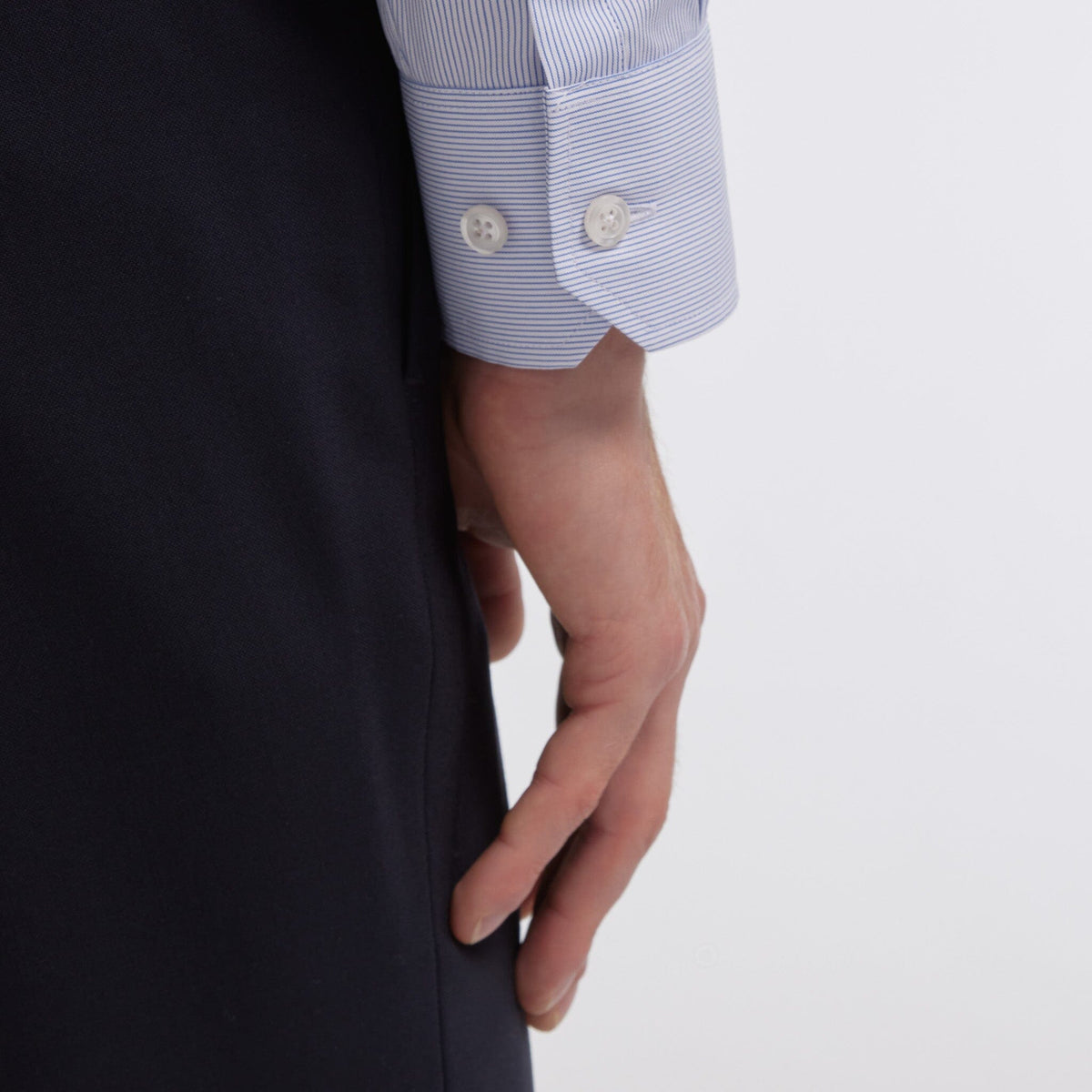 Chemise en popeline double retors faux-uni à fines rayures bleues