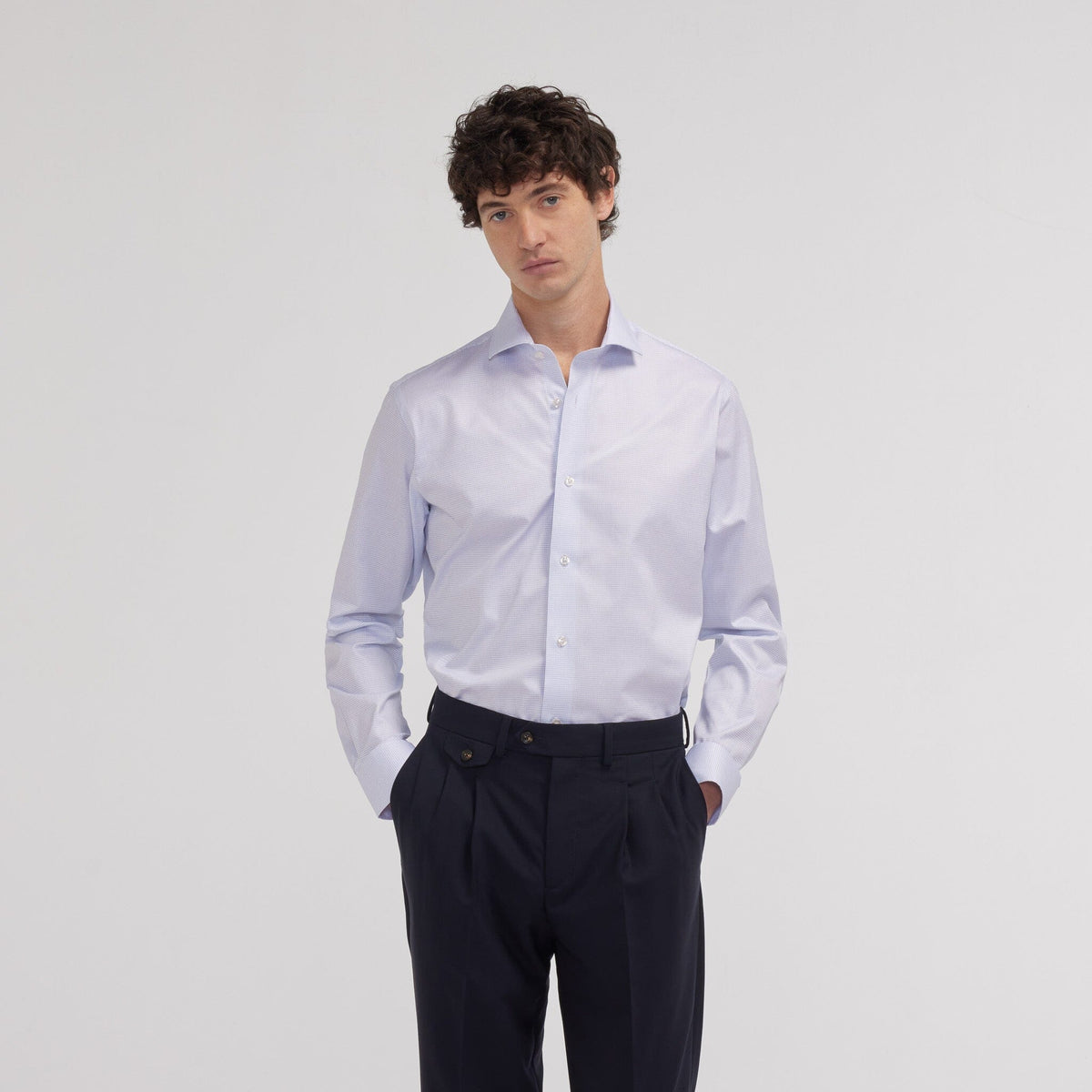 Fitted shirt in two-ply twill with fine blue checks