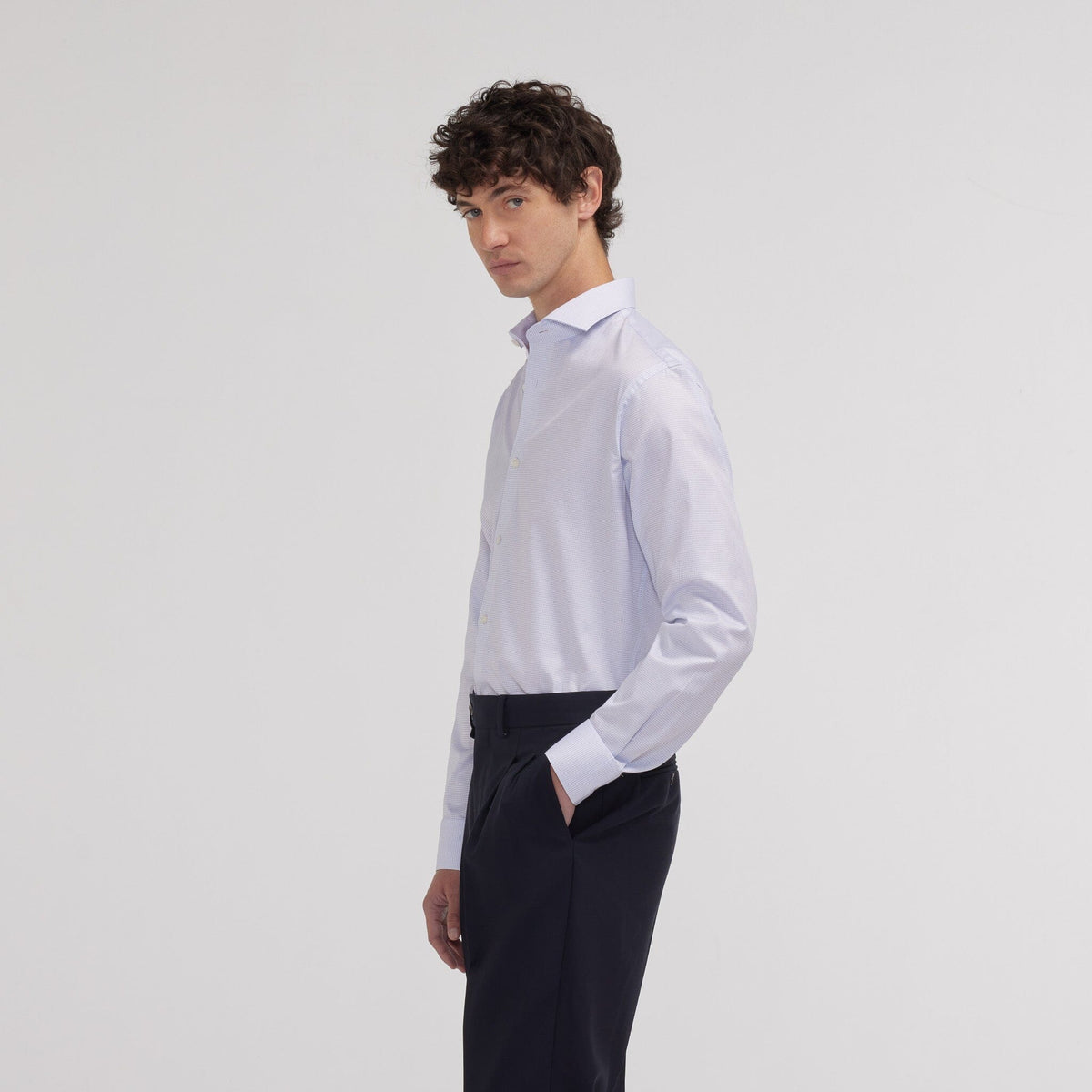 Fitted shirt in two-ply twill with fine blue checks