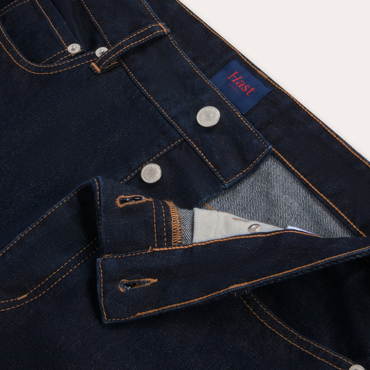 Jean selvedge droit brut en coton biologique italien