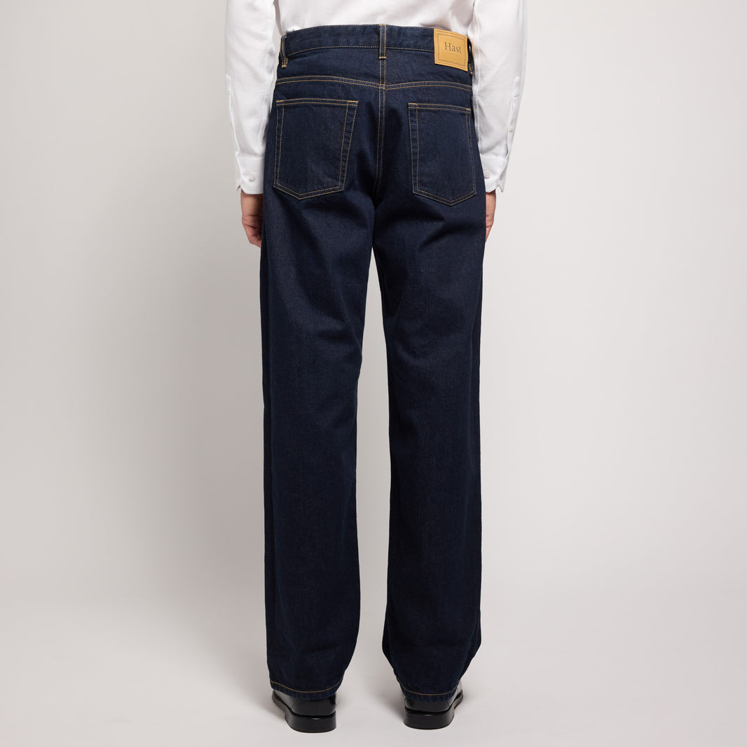 Gerade Selvedge-Jeans aus roher italienischer Bio-Baumwolle