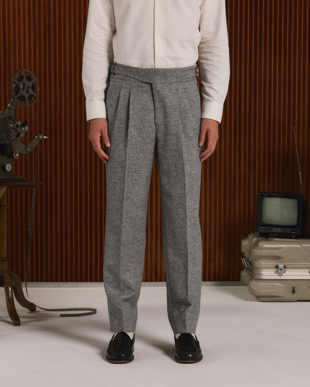 Pantalon gurkha en laine Donegal grise chinée