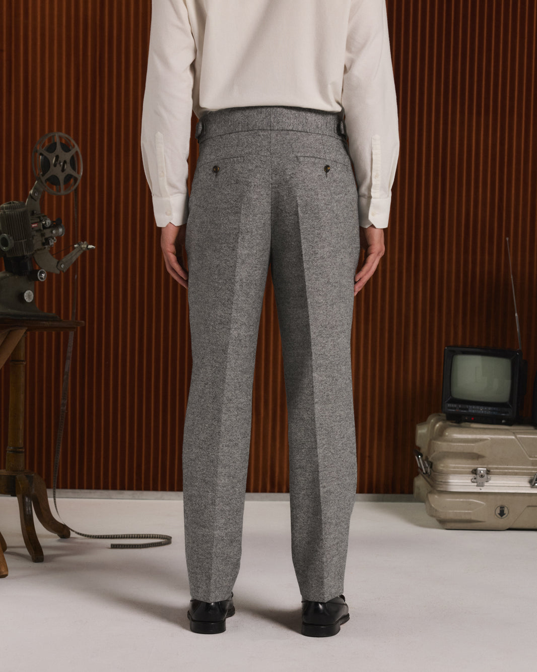 Pantalon gurkha en laine Donegal grise chinée