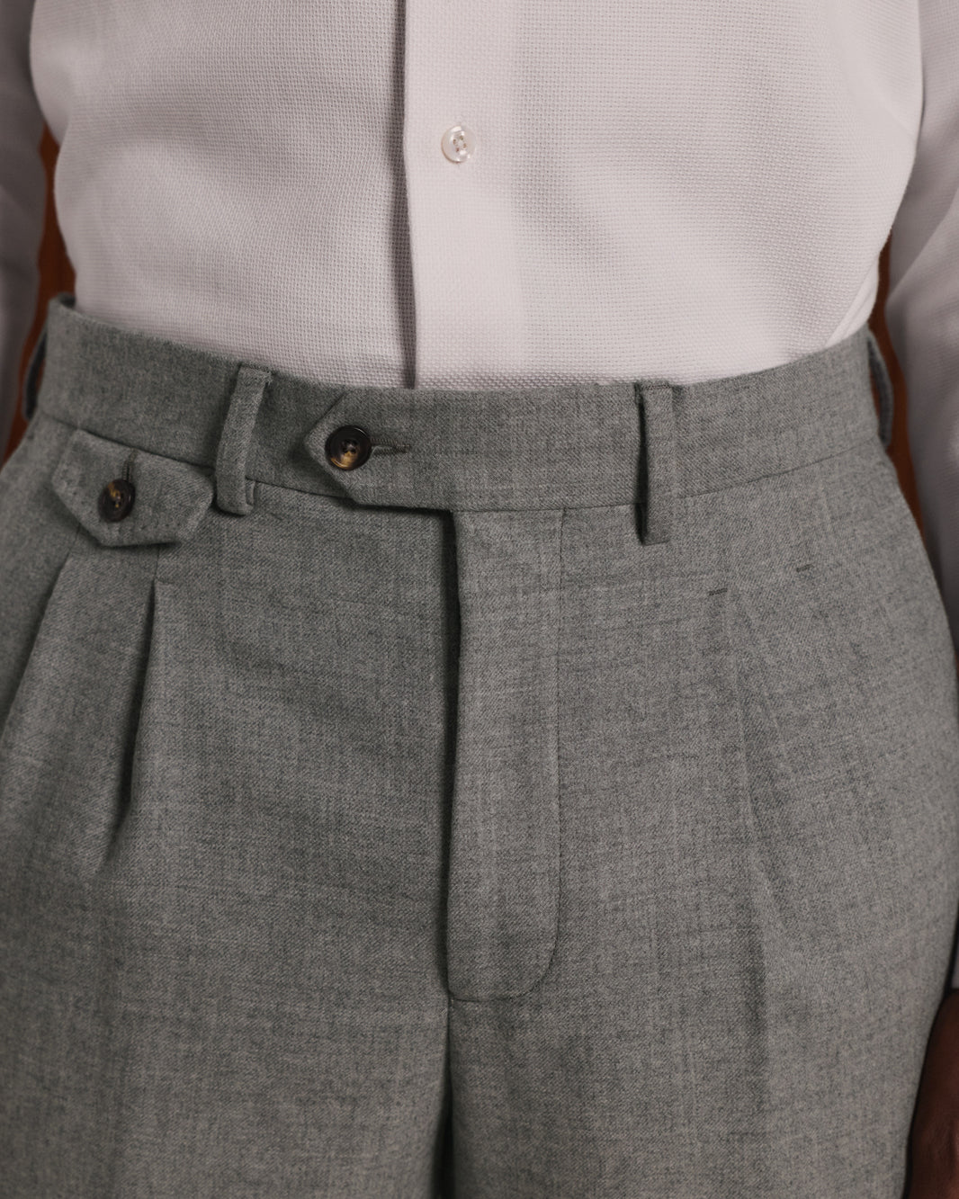 Pantalon à double plis en flanelle de laine grise