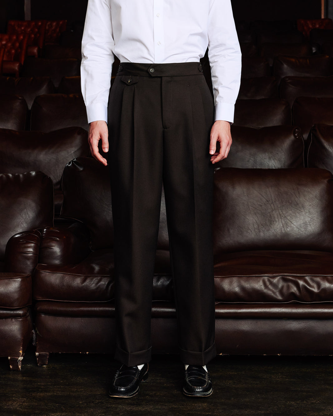 Pantalon à pinces en laine chocolat
