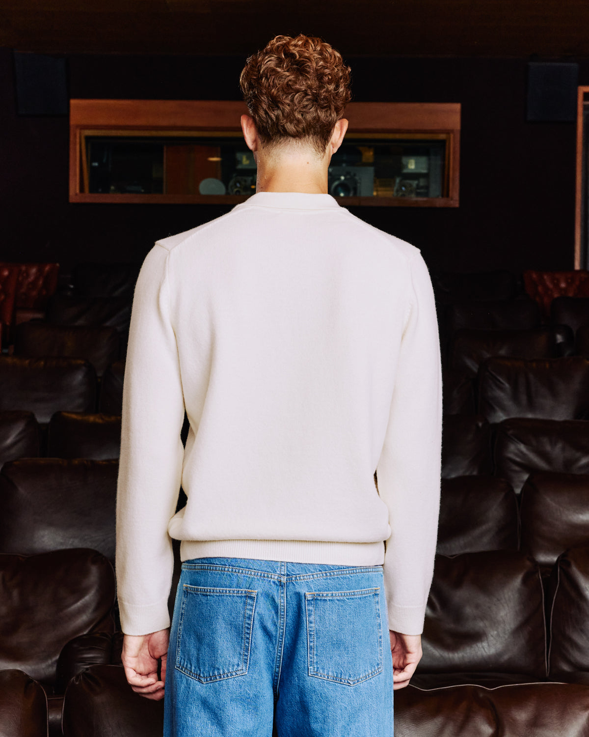 Ecrufarbener Pullover mit Poloshirt-Kragen aus Merinowolle