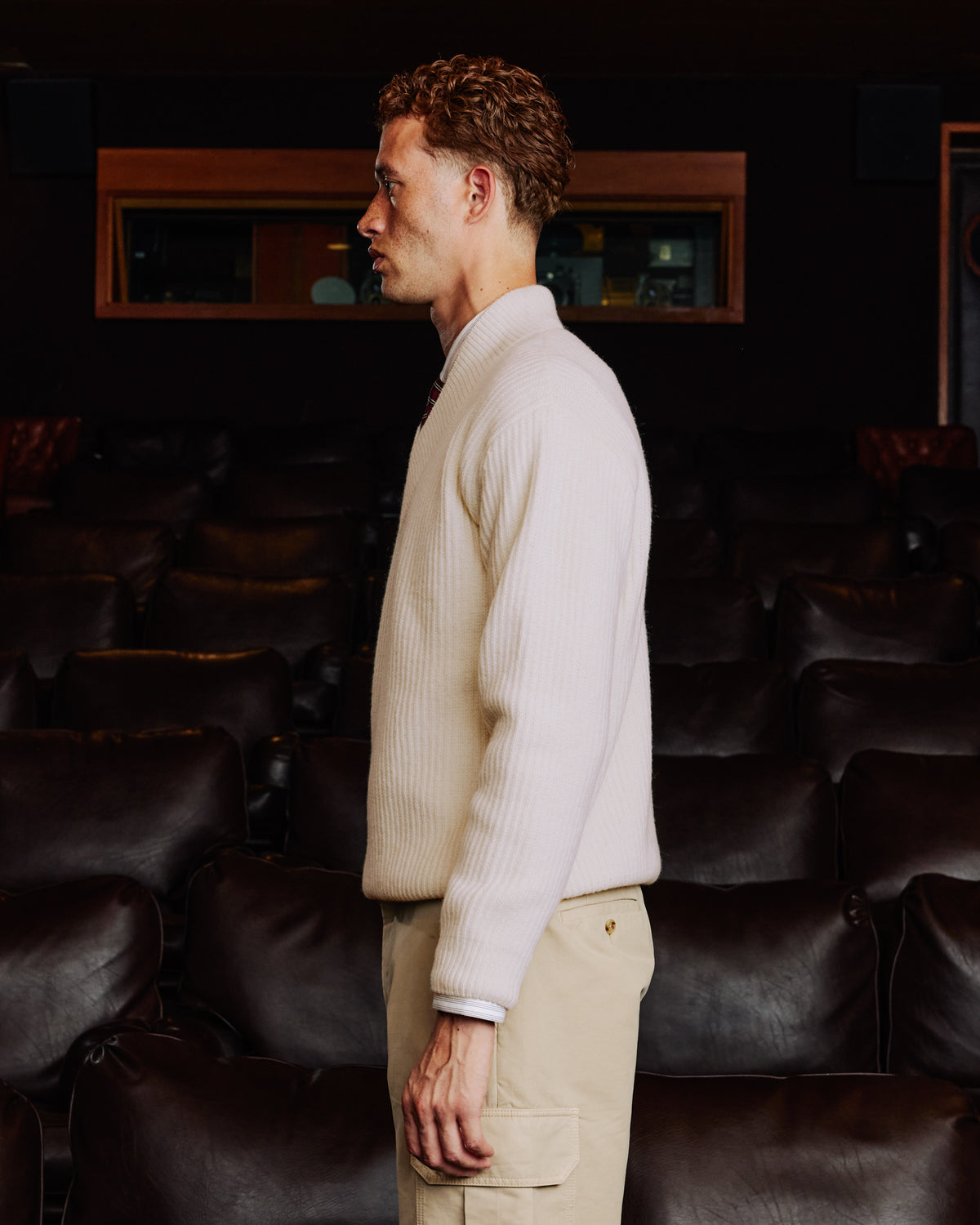 Pull col V en laine extrafine écru