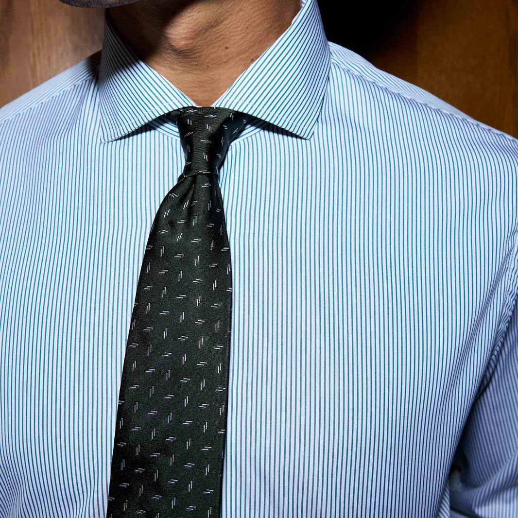 Green silk patterned tie